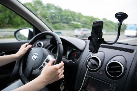 Falsche Angaben zu Straßensperrungen auf Google Maps sorgen für Irritationen bei Autofahrern. (Symbolbild) Falsche Angaben zu Straßensperrungen auf Google Maps sorgen für Irritationen bei Autofahrern. (Symbolbild)