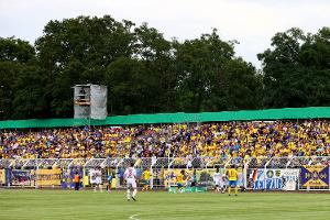 MDR-Reporter bei Relegationsspiel von Stein getroffen