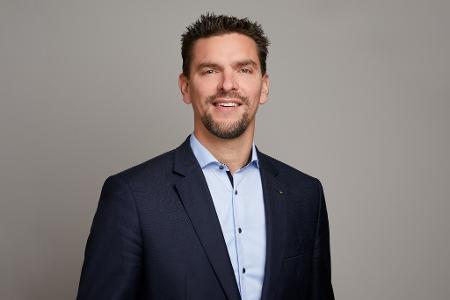 Henner Pasch hatte den Wehrdienst verweigert, heute sieht er das anders.