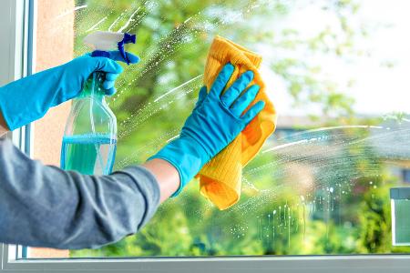 So reinigt man die Fenster optimal