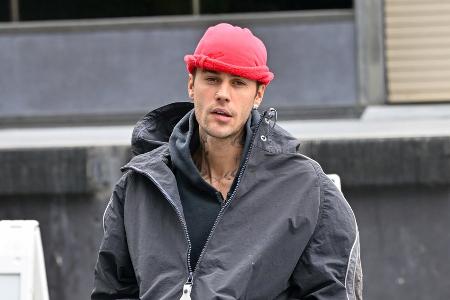 Justin Bieber: Sänger teilt neue Fotos mit Sohn Jack Justin Bieber: Sänger teilt neue Fotos mit Sohn Jack