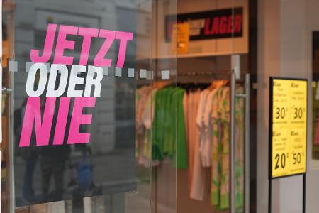 Allzu lange dürfte es nicht dauern, bis der Klamottenverkauf in Gerry-Weber-Shop in Deutschland Geschichte ist.
