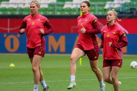 DFB-Frauen starten mit Knaak und Dallmann DFB-Frauen starten mit Knaak und Dallmann