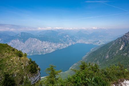Der Gardasee ist ein beliebtes Urlaubsziel der Deutschen. (Symbolbild) Der Gardasee ist ein beliebtes Urlaubsziel der Deutschen. (Symbolbild)