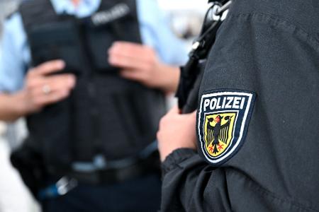 Immer häufiger gehen Straftaten gegen Bundespolizisten in die Statistik ein. (Symbolbild) Immer häufiger gehen Straftaten gegen Bundespolizisten in die Statistik ein. (Symbolbild)