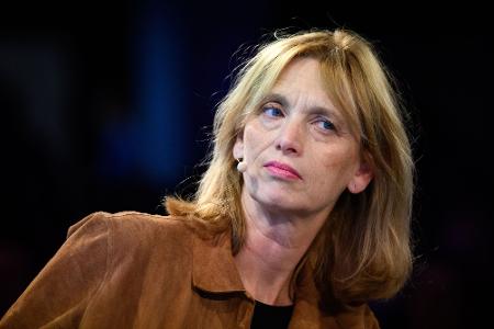 Familienministerin Karin Prien will den Mutterschutz für Selbstständige verbessern.