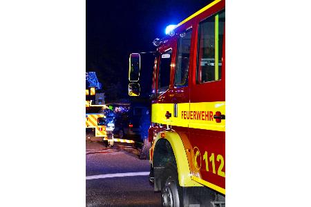 Symbolbild: Feuerwehreinsatz in der Nacht Symbolbild: Feuerwehreinsatz in der Nacht