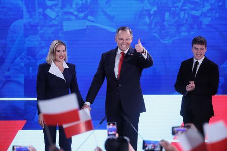 Aktuelle Prognose: Rechtskonservativer führt bei Polen-Wahl