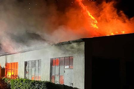 Brand der Lagerhalle Brand der Lagerhalle