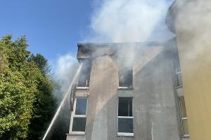 Wohnungsbrand in Lütgendortmund - Bewohner in Spezialklinik transportiert