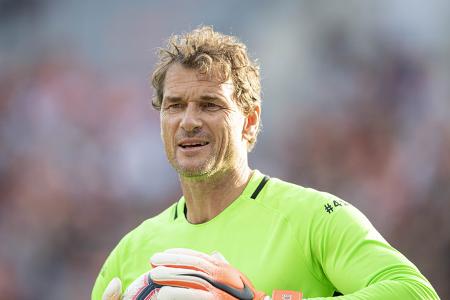 Im letzten Jahr wurde auch Jens Lehmann erwischt, nachdem er sich nach ein paar Drinks ans Steuer gesetzt hatte. 0,7 Promille bedeuteten vier Wochen Führerscheinentzug. 