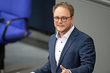 Grünen-Innenpolitiker Marcel Emmerich sieht sich durch das Urteil aus Berlin bestätigt. (Archivbild)