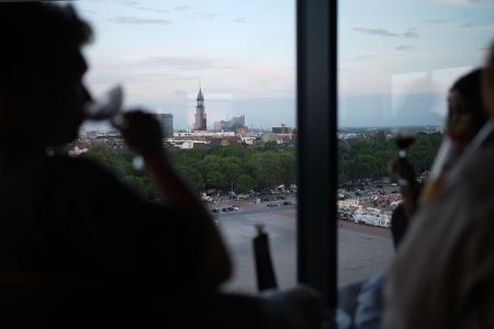 Der Blick über Hamburg aus der Bar 
