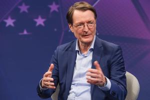 "Man kann nicht sagen, wir helfen der Ukraine, bauen aber keine Waffen"