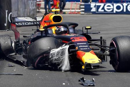 Monaco-GP 2018: Verstappen gegen die Wand - Im 3. Training fabriziert Verstappen in der Schwimmbad-Passage den gleichen Crash wie 2016 und schrottet seinen Red Bull. Der GAU: Mad Max muss beim Qualifying zuschauen und als Letzter starten, während Garagen-Nachbar Ricciardo nach einer Sternstunde trotz defektem Turbo gewinnt.