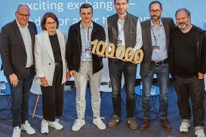 Bewerben und 100.000 Euro erhalten!​