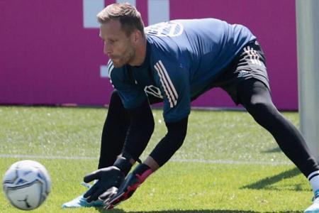 Oliver Baumann (TSG Hoffenheim) - An ihm lag es nicht, dass Hoffenheim sich in 2024/25 extrem schwer tat und bis zuletzt zittern musste. Baumann hielt meist solide, so wie man es von ihm kennt.