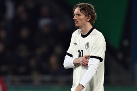 Nick Woltemade (VfB Stuttgart) - Der Mann der Stunde. Sportlich hat Woltemade das Momentum auf seiner Seite, traf er doch in den letzten drei Bundesliga-Spielen (12 Tore insgesamt in der Liga) sowie in jeder Pokal-Runde, zuletzt im Finale. Möglich, dass Nagelsmann den Debütanten sofort ins kalte Wasser schmeißt.