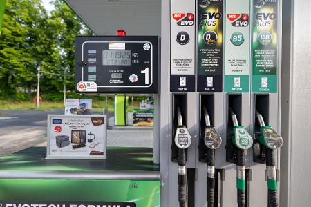 Tanken in Tschechien lohnt sich für deutsche Autofahrer.