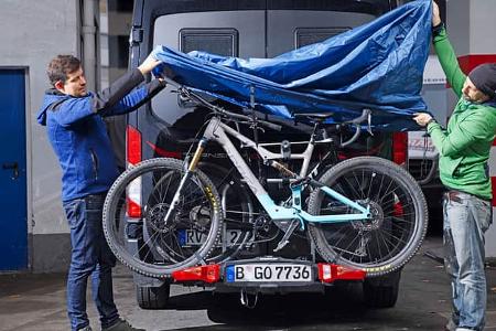 Zubehšr Abdeckplanen fŸr FahrradtrŠger Abdeckplane wird Ÿbergezogen