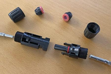 Solaranlagen - MC4-Stecker