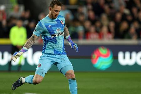 Herausforderer für Hradecky: Leverkusen holt Torhüter Flekken