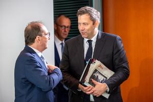 Kabinett beschließt Unternehmensteuer-Paket