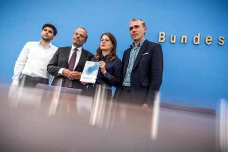 Der neue Rias-Bericht verzeichnet 77 Prozent mehr gemeldete antisemitische Vorfälle. Der neue Rias-Bericht verzeichnet 77 Prozent mehr gemeldete antisemitische Vorfälle.