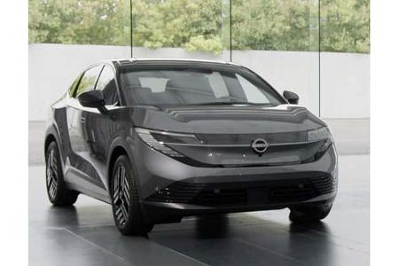 Nissan Leaf EV Teaser Nissan Leaf EV Teaser