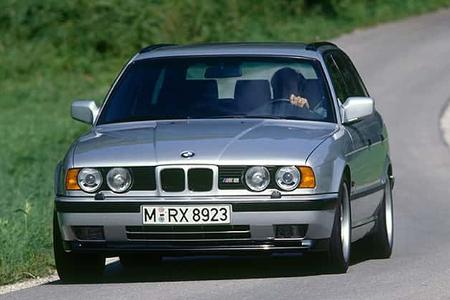 10/2021_BMW M5 Touring (E34)