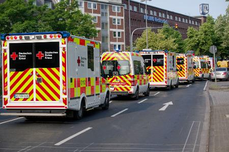Ein Krankenhaus sowie zwei Alten- und Pflegeheime müssen geräumt werden.