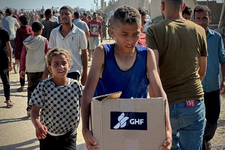 Die von Israel und den USA geförderte Stiftung GHF umgeht die Vereinten Nationen bei der Verteilung von humanitärer Hilfe. 