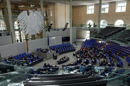 Die Abgeordnetendiäten sind immer ein heikles Thema für den Bundestag. (Archivbild)