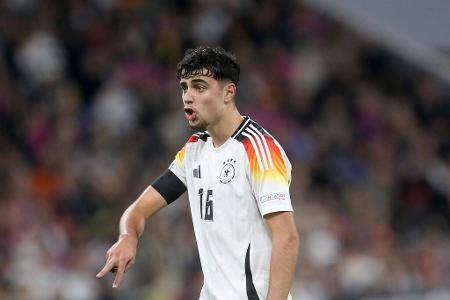 Aleksandar Pavlovic (bis 71.) - Note: 4,5 - Zog im deutschen Zentrum die spielerischen Fäden, ohne die großen Glanzmomente zu haben. Konnte sich manchmal aber auch der Nervosität im Spielaufbau nicht entziehen. Defensiv zahlte er in den wichtigen Momenten Lehrgeld. Bekam vor dem 1:1 seine Zone nicht geschlossen. Beim 1:2 lief ihm Mendes ohne Gegenwehr davon.