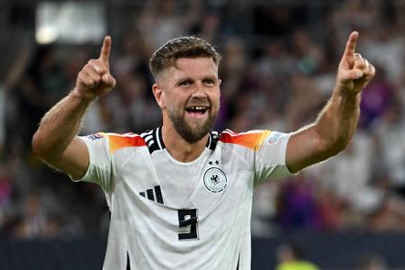 Niclas Füllkrug (ab 60.) - Note: 4,5 - Warf nach seiner Einwechslung alles rein, konnte die Bälle aber kaum einmal behaupten. Blieb in 30 Minuten ohne Abschluss, was sicherlich nicht allein seine Schuld war.