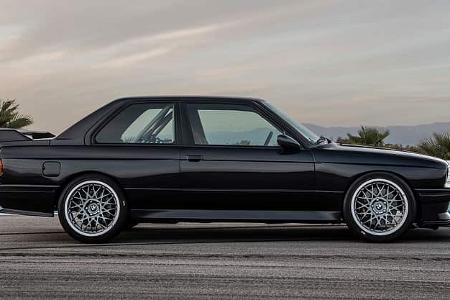 Redux Leichtbau BMW M3 E30 Restomod