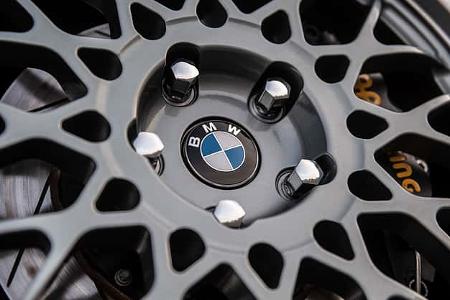 Redux Leichtbau BMW M3 E30 Restomod