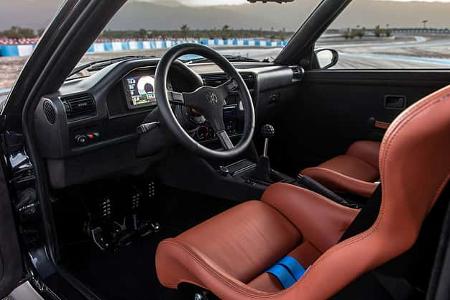 Redux Leichtbau BMW M3 E30 Restomod