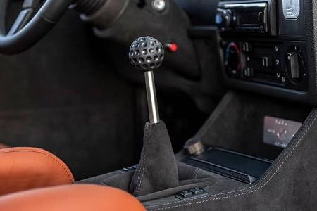 Redux Leichtbau BMW M3 E30 Restomod