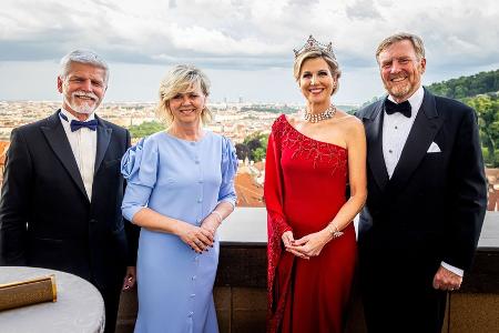 Staatsbankett in Prag: Königin Máxima glänzt in One-Shoulder-Robe Staatsbankett in Prag: Königin Máxima glänzt in One-Shoulder-Robe
