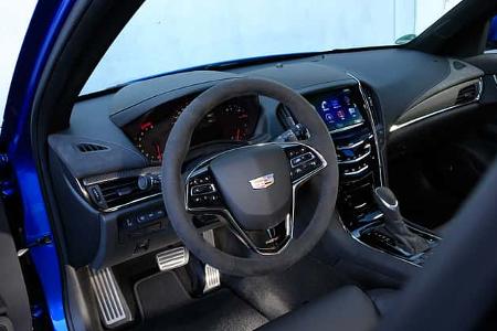 Cadillac ATS-V, Cockpit