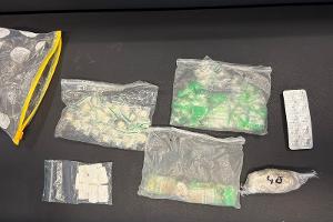 Grenzüberschreitendes Einsatzteam entdeckt professionelle Drogenschmuggel-Verstecke Festnahme und umfangreiche Sicherstellungen