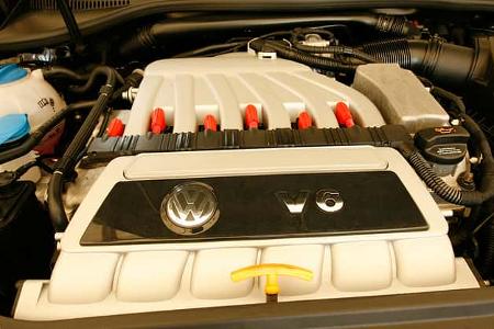 VW Golf V R32 08