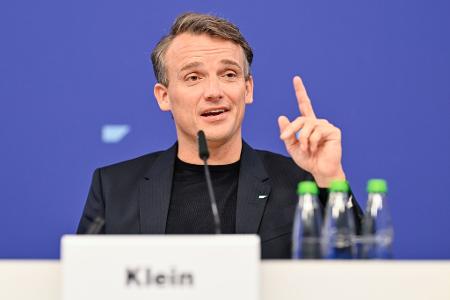 SAP-Chef Klein wehrt sich gegen Kritik wegen gestrichener Frauenquote. (Archivbild) SAP-Chef Klein wehrt sich gegen Kritik wegen gestrichener Frauenquote. (Archivbild)