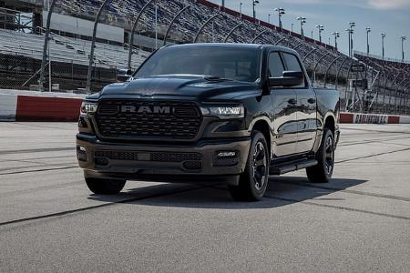 2026er Ram 1500 Black Express mit Hemi-V8 2026er Ram 1500 Black Express mit Hemi-V8