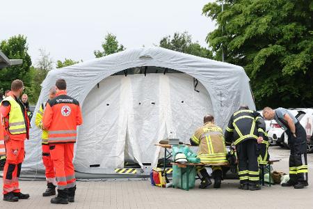 Zwölf Verletzte und keine Klarheit - Vorfall im DHL-Zentrum