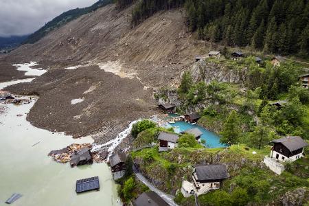 Die Schäden durch die Katastrophe in Blatten schätzt die Schweizer Regierung auf mehrere Hundert Millionen Franken. Die Schäden durch die Katastrophe in Blatten schätzt die Schweizer Regierung auf mehrere Hundert Millionen Franken.