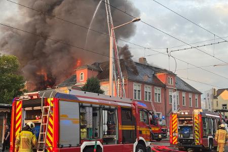 © Feuerwehr Dresden
Die starke Rauchentwicklung zieht in Richtung Heidenau.