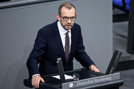 Ausschussvorsitzender Röwekamp fordert allgemeine Dienstpflicht. (Archivbild)