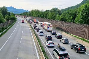45 Kilometer Pfingst-Stau auf Österreichs Tauernautobahn